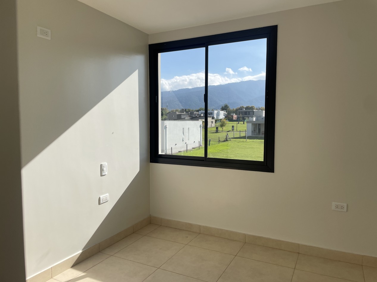 CASA EN VENTA THE POINT COUNTRY - LOTE CENTRAL 