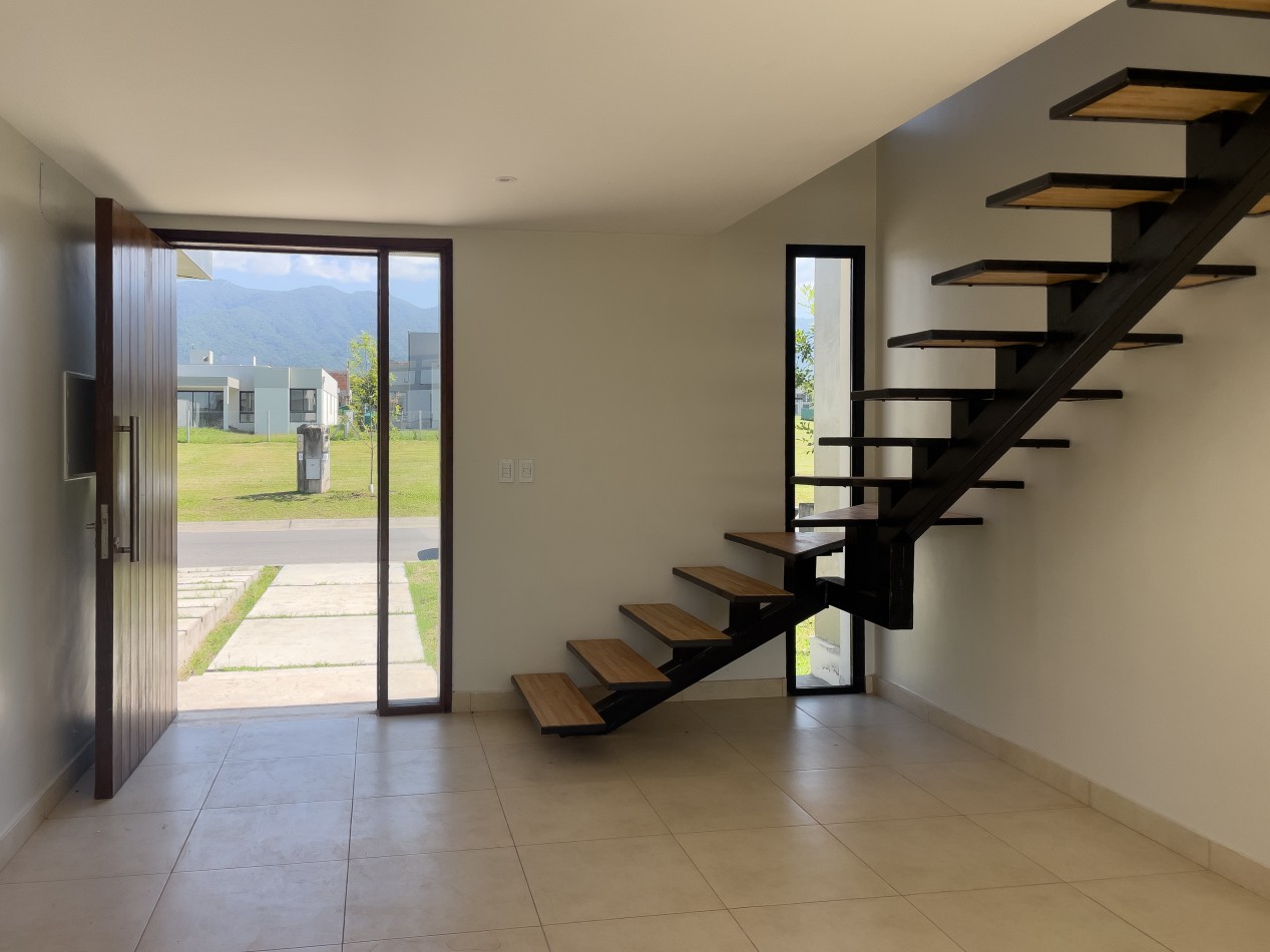 CASA EN VENTA THE POINT COUNTRY - LOTE CENTRAL 