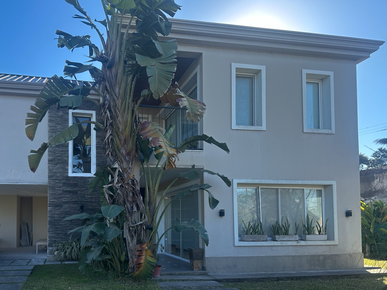 Casa en Country Del Pilar con pileta, galeria y opcion a 4 dormitorios