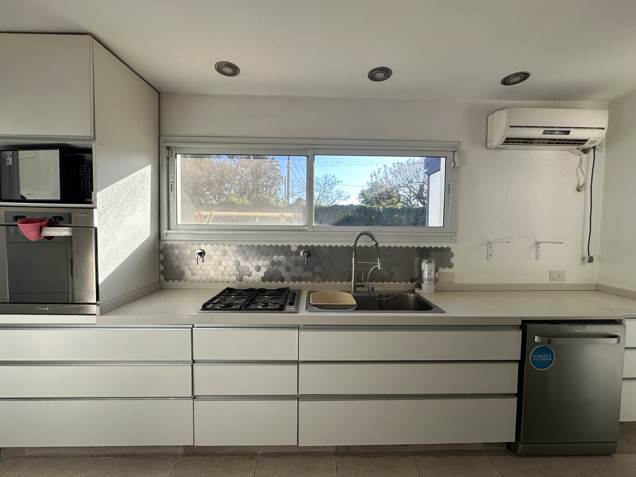Casa en Country Del Pilar con pileta, galeria y opcion a 4 dormitorios