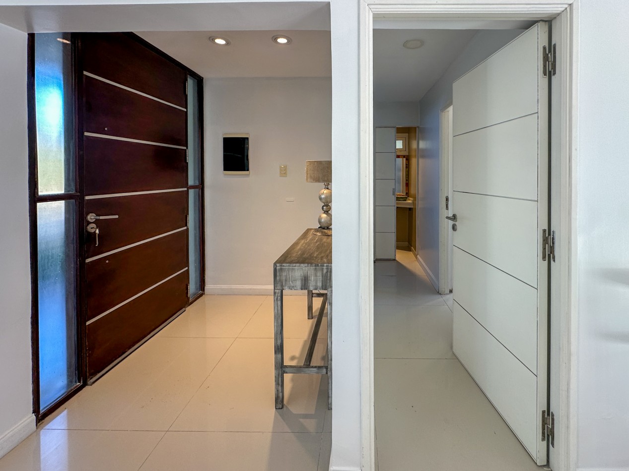 Casa en Country Del Pilar con pileta, galeria y opcion a 4 dormitorios