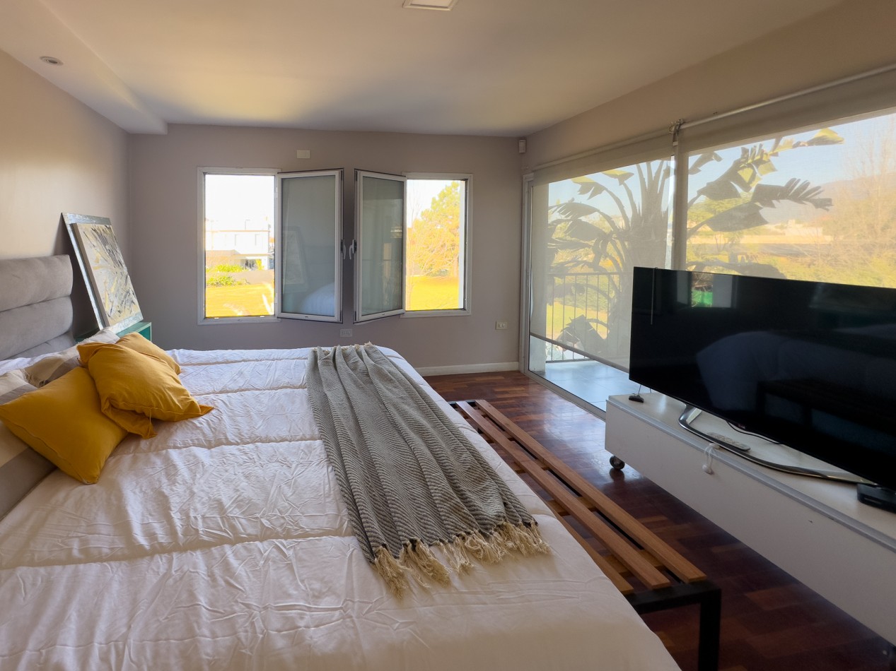 Casa en Country Del Pilar con pileta, galeria y opcion a 4 dormitorios