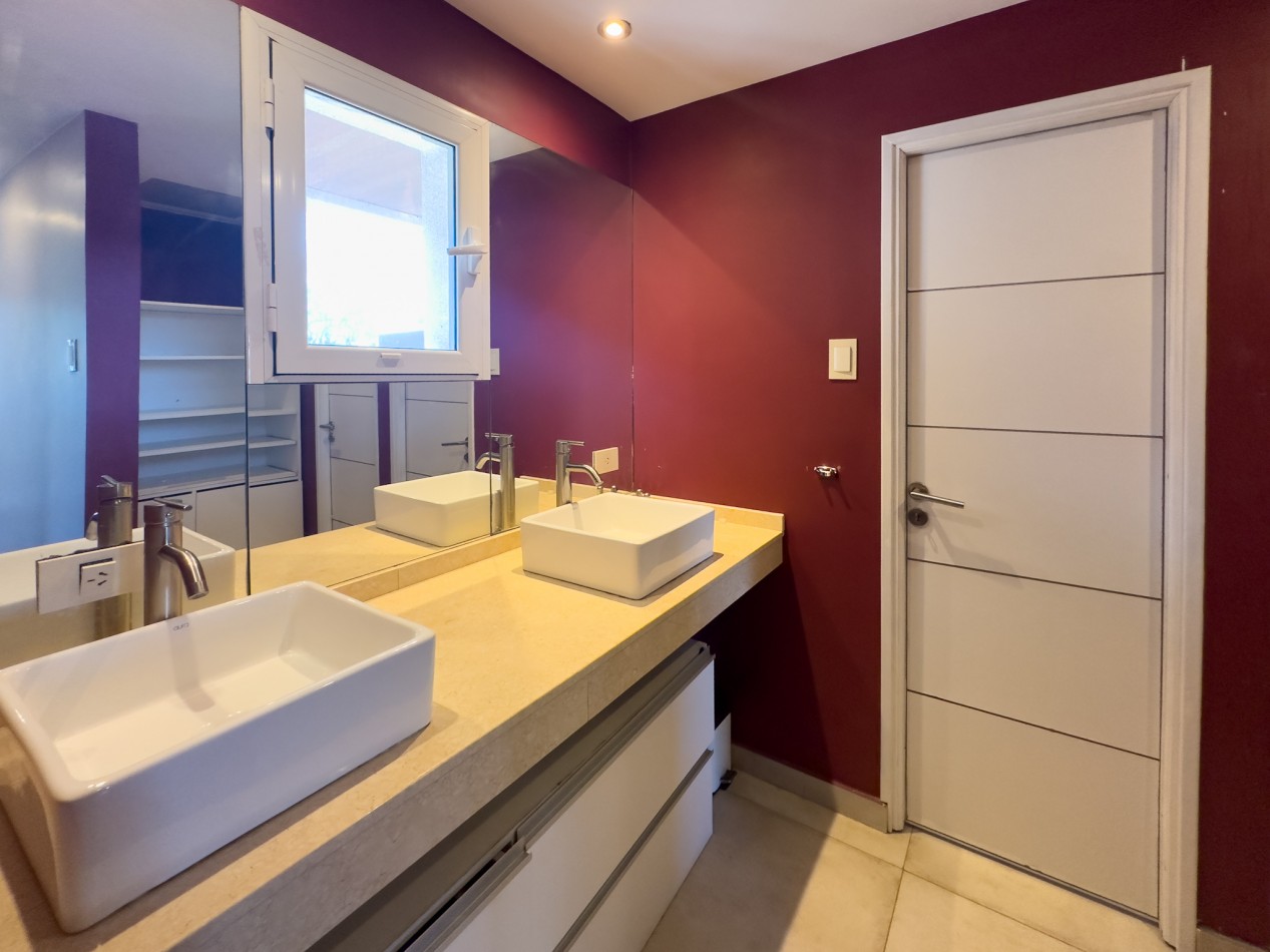 Casa en Country Del Pilar con pileta, galeria y opcion a 4 dormitorios