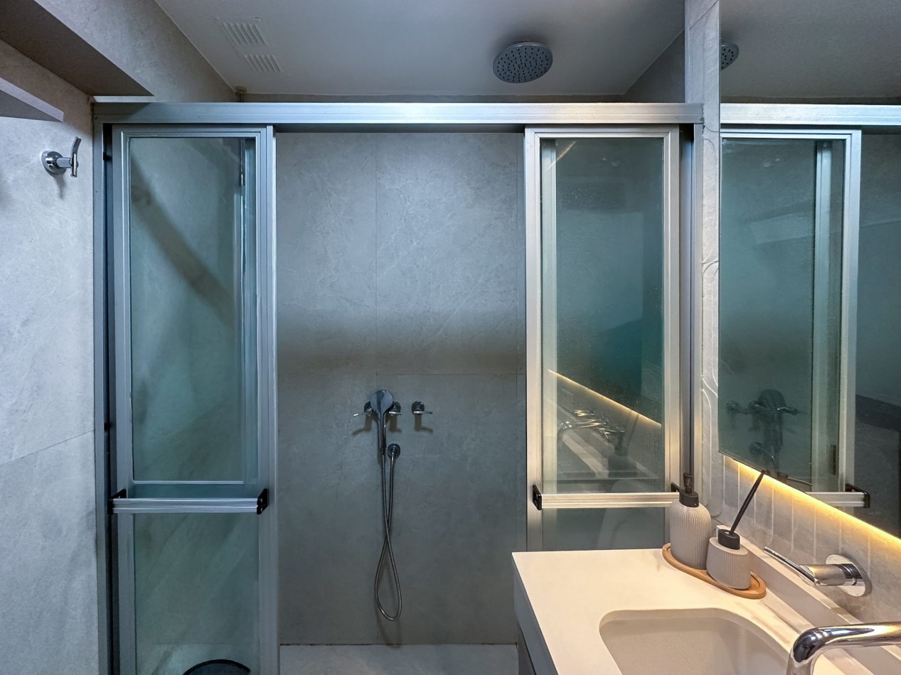 Departamento premium de 3 dormitorios + dependencia con cochera | Barrio Norte