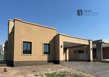 CASA APTA CREDITO EN COUNTRY 